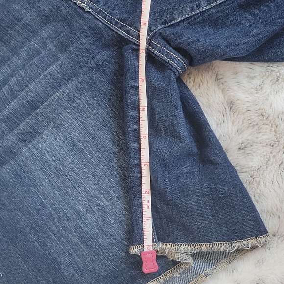 Floral detail jean shorts - Picture 9 of 12